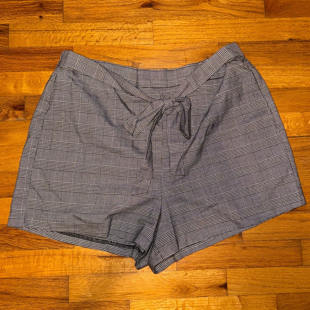 Black and White Plaid Shorts with Tie Belt Forever 21 Plus Size 2x